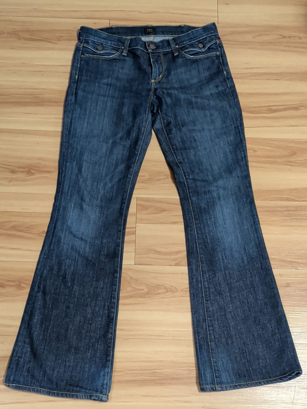 Classic Women's Dark Wash Flared Jeans